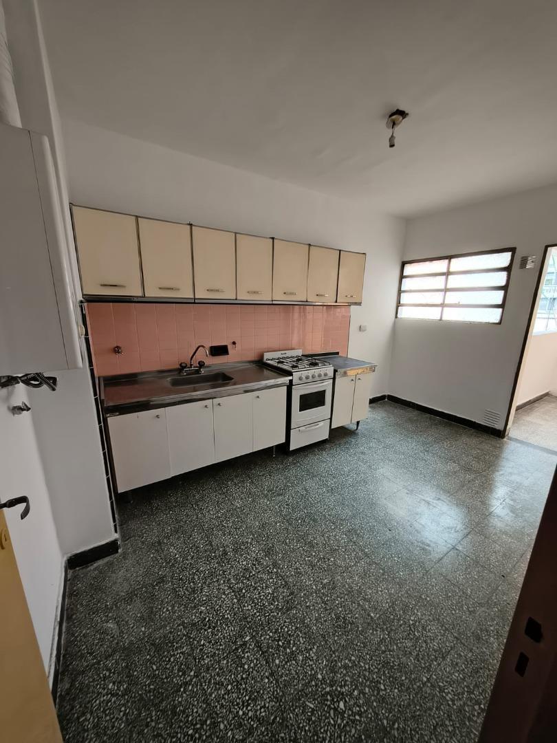 Foto de ALQUILER DEPARTAMENTO UN DORMITORIO MORENO 179 BIS 04-04, imagen 5