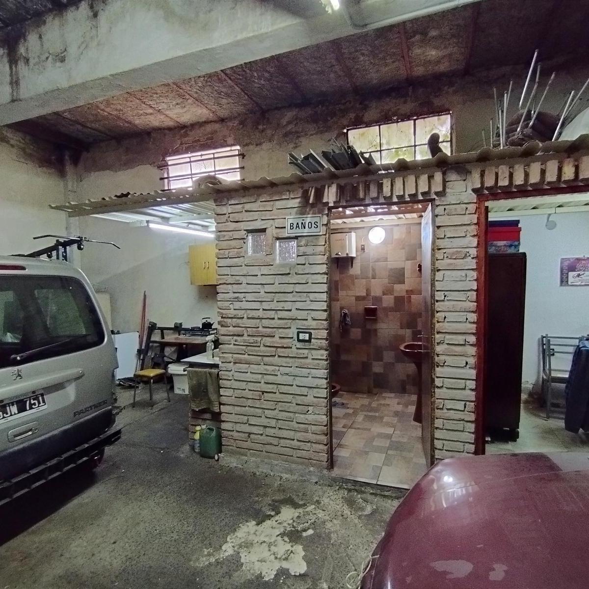 Foto de Local / Galpón de 230m² con casa a metros de Ayacucho y Arijon, imagen 5