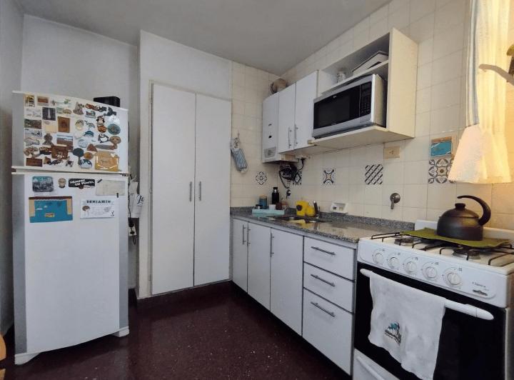 Departamento 3 dormitorios con balcón a pasos de Av. Pellegrini, excelente ubicación 4