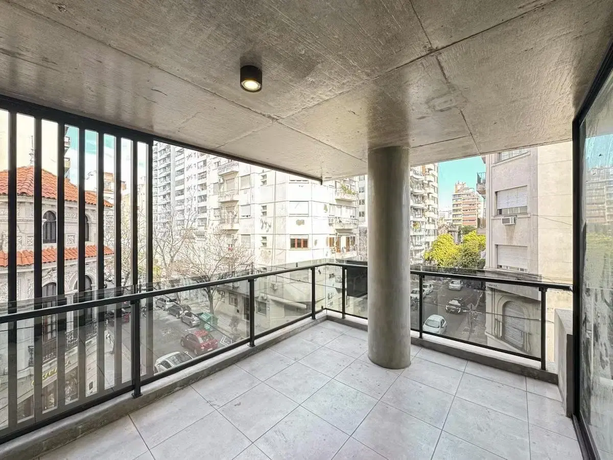 Piso exclusivo 3 dormitorios a estrenar con parrillero y doble balcón — Centro Rio 3