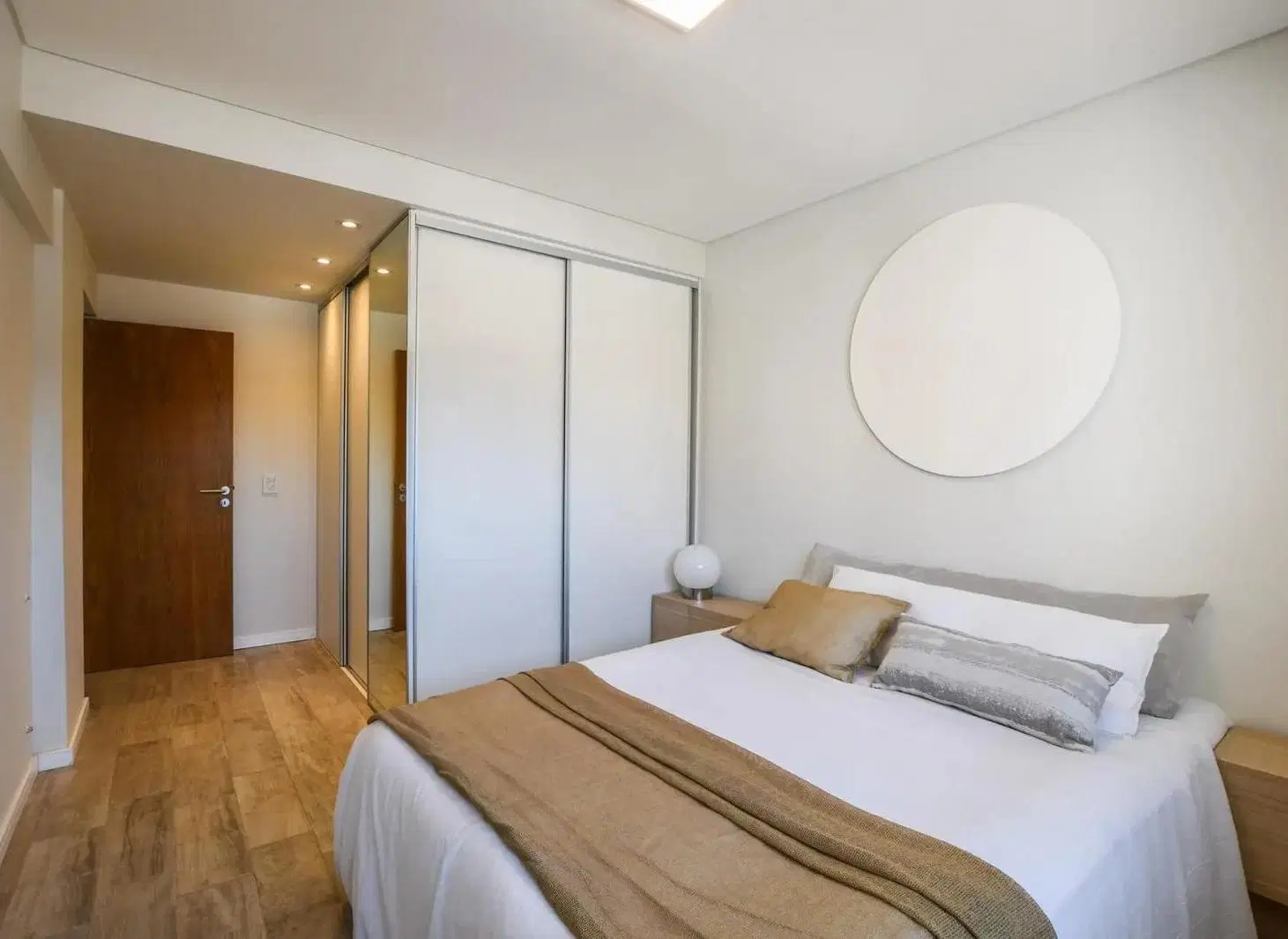 Departamento 2 dormitorios a estrenar con doble balcón y amenities — Centro 5
