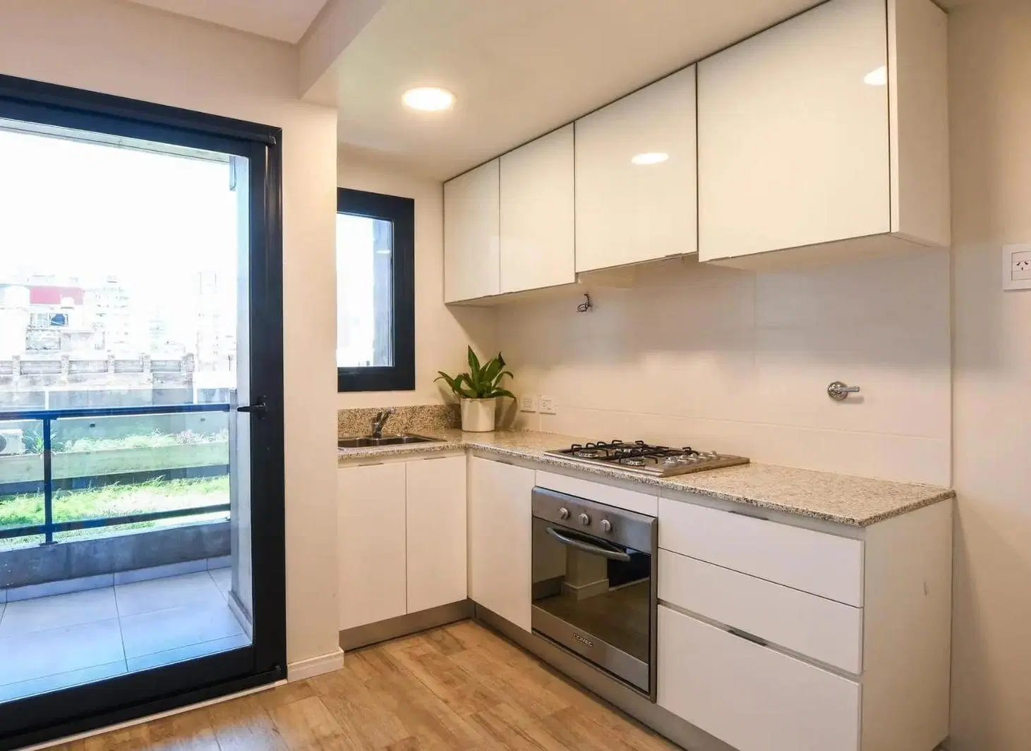 Departamento 2 dormitorios a estrenar con doble balcón y amenities — Centro 2