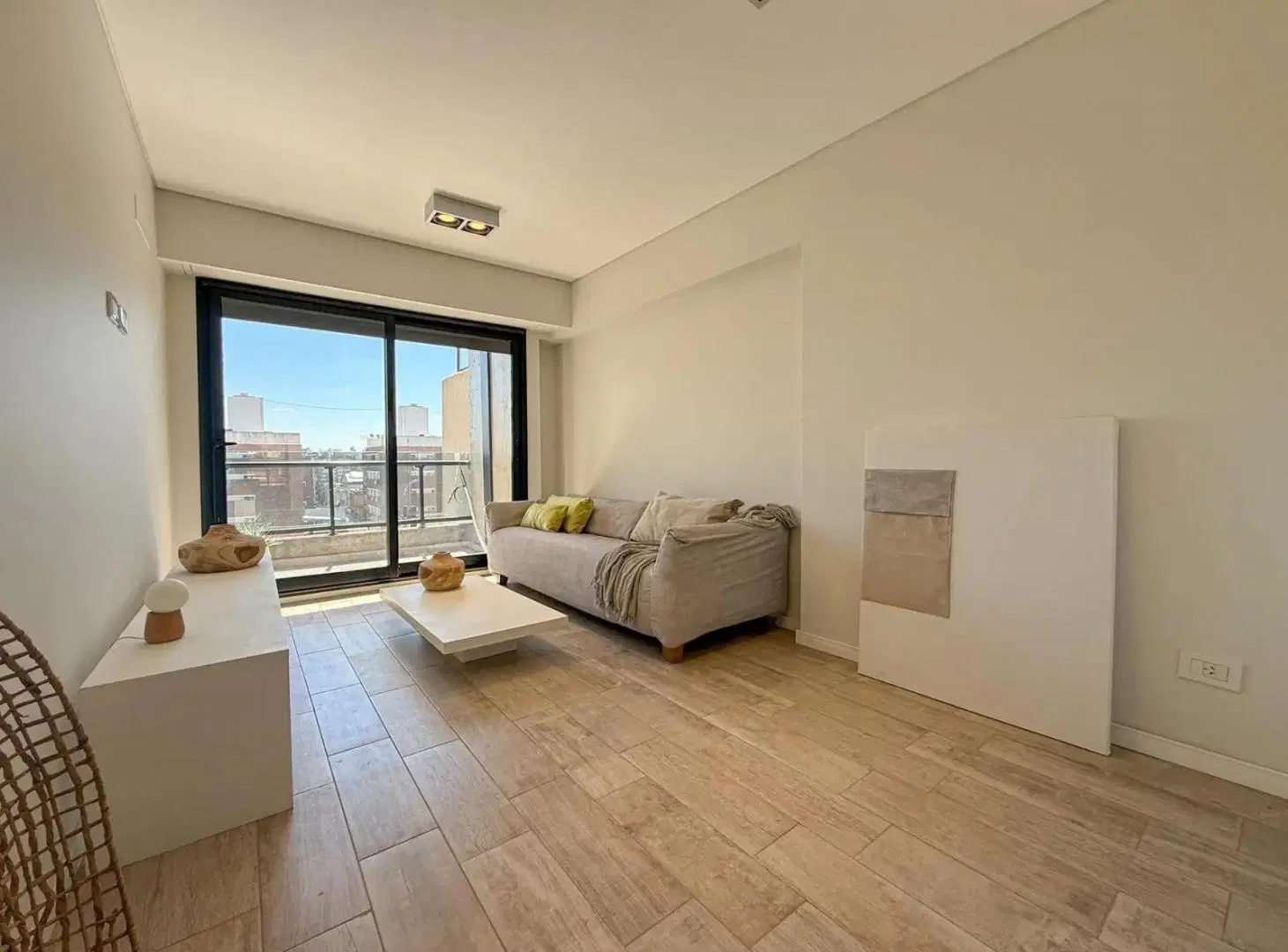 Dúplex 2 dormitorios a estrenar con patio, terraza exclusiva y amenities — Centro 1