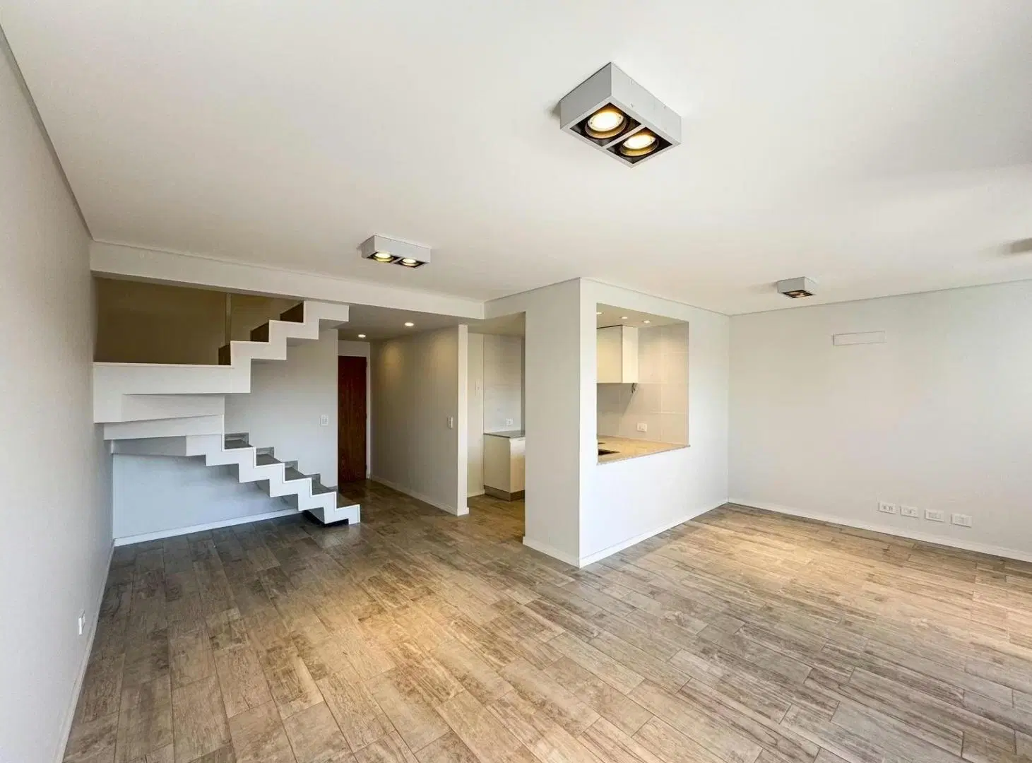 Dúplex 2 dormitorios a estrenar con balcón, terraza exclusiva y amenities — Centro 5