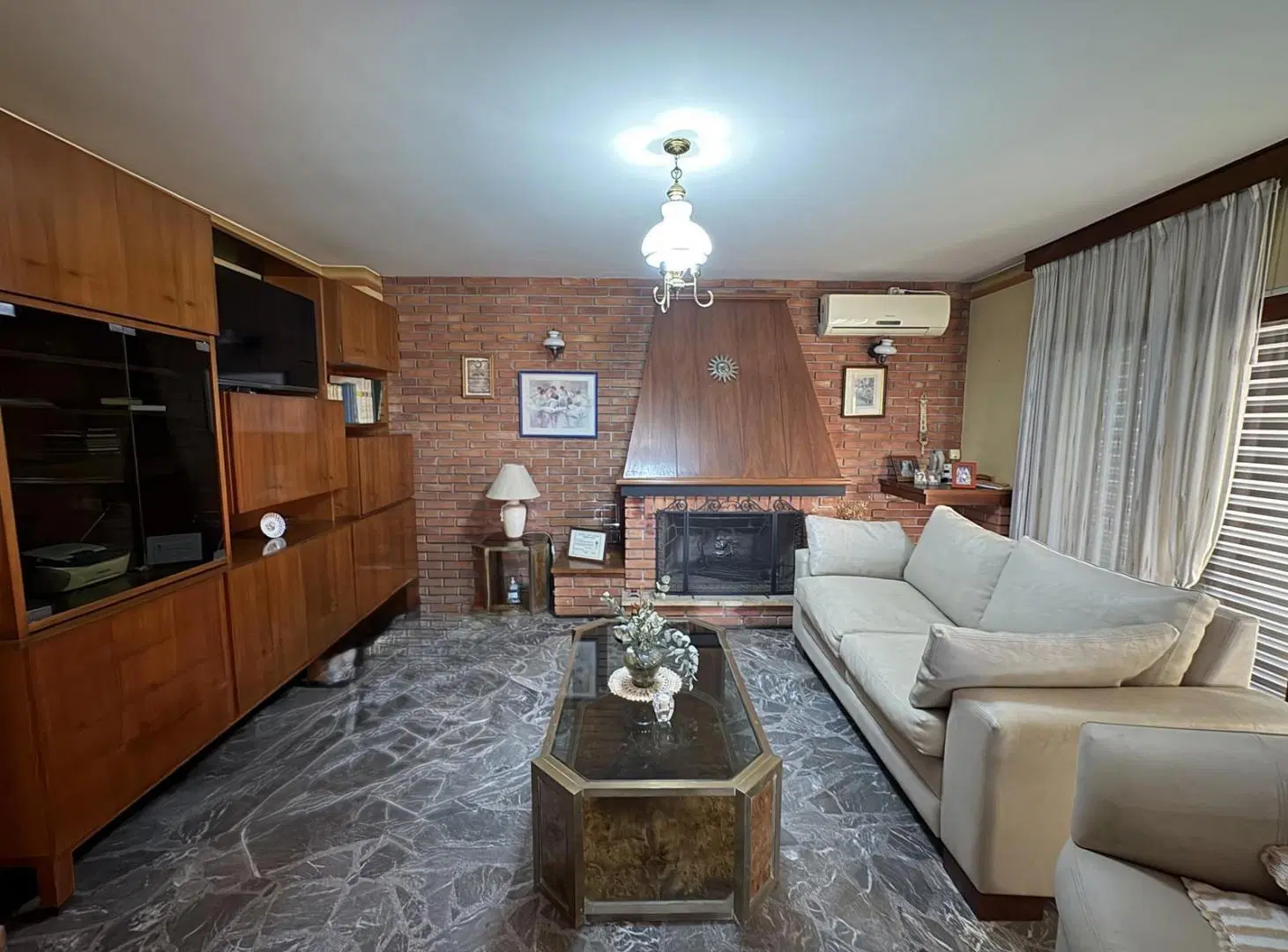 Excelente casa de 4 dormitorios en planta alta con ascensor, patio, quincho y pileta 3