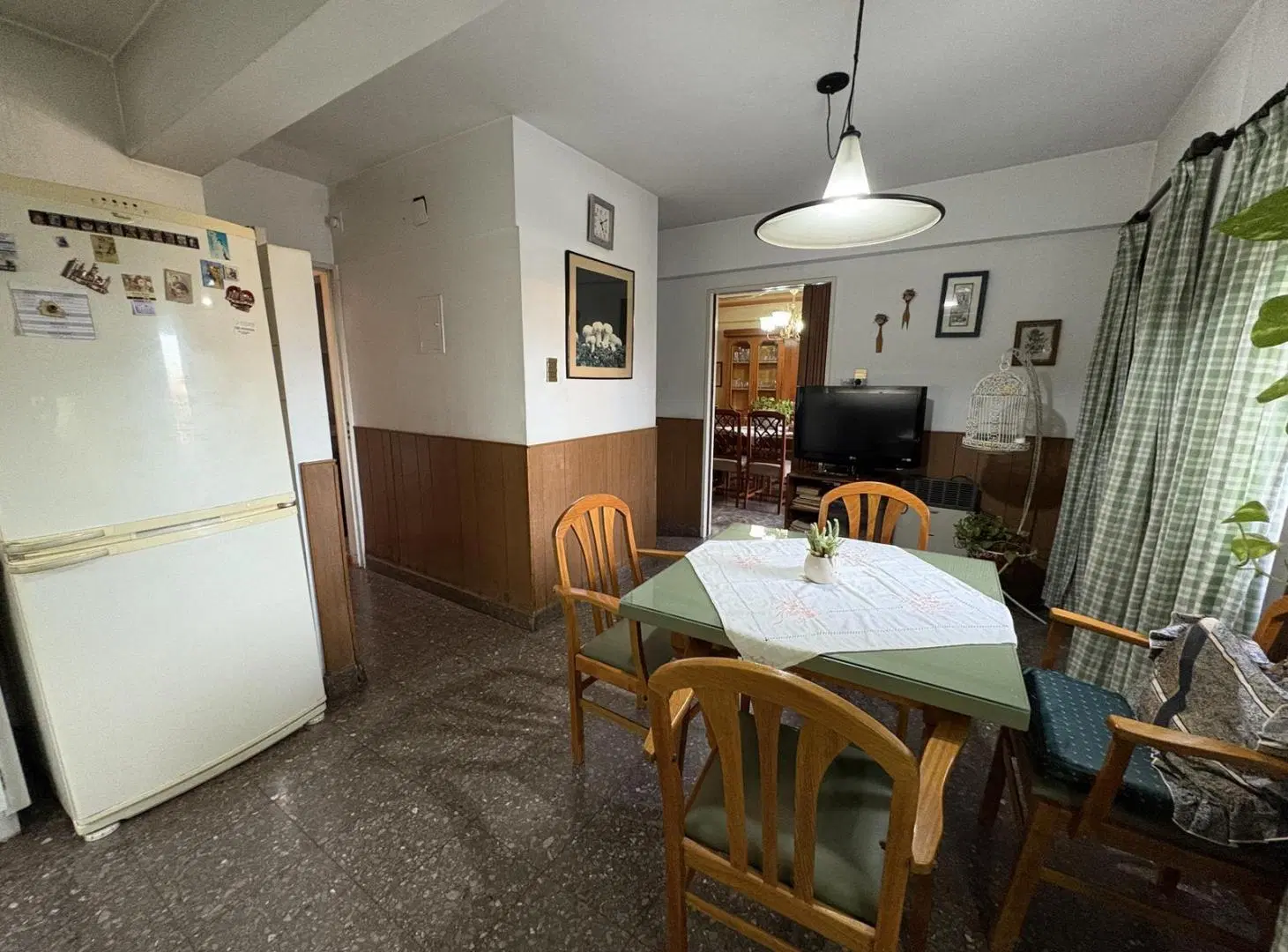 Excelente casa de 4 dormitorios en planta alta con ascensor, patio, quincho y pileta 4