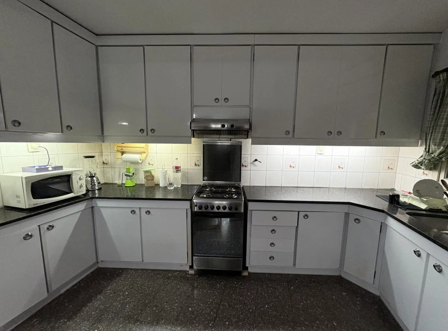 Excelente casa de 4 dormitorios en planta alta con ascensor, patio, quincho y pileta 5