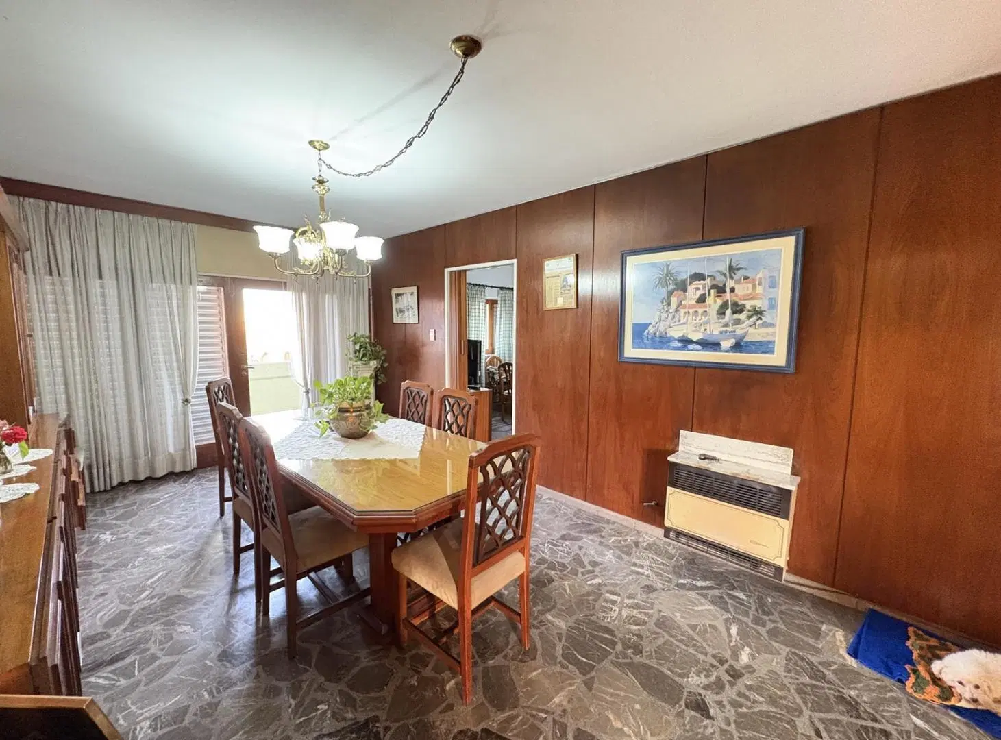 Excelente casa de 4 dormitorios en planta alta con ascensor, patio, quincho y pileta 5