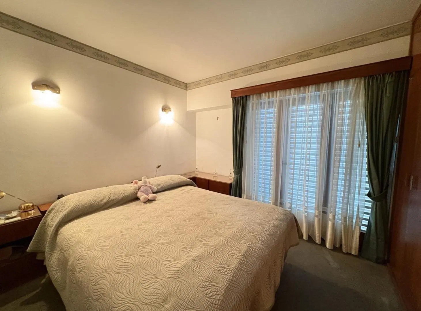 Excelente casa de 4 dormitorios en planta alta con ascensor, patio, quincho y pileta 3