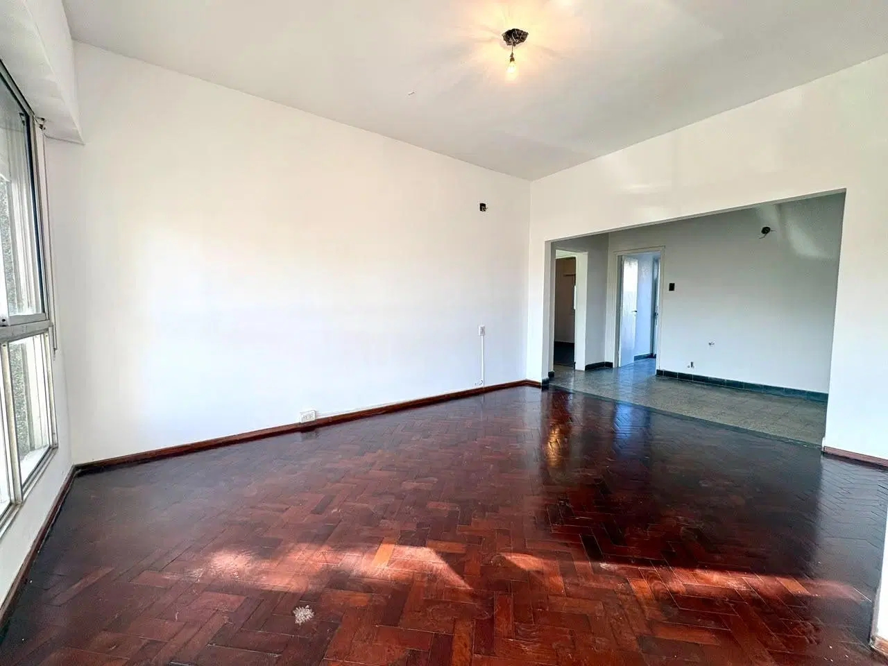 Casa planta alta 2 dormitorios con patio y terraza sobra Av. San Martin 5