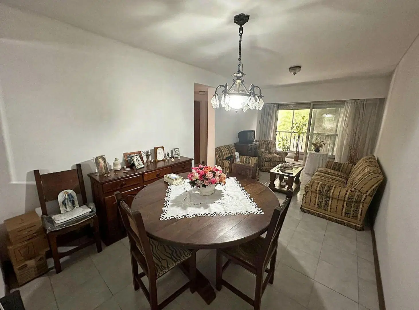 Departamento 2 dormitorios con balcón y patio en Barrio Martin 3