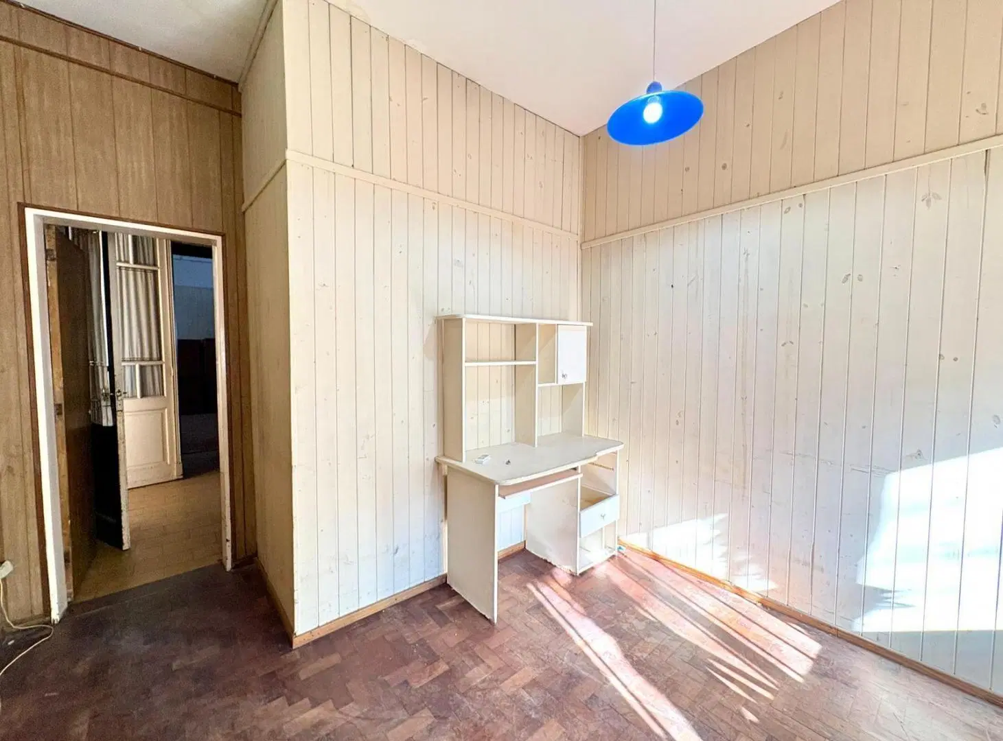 Casa de 4 dormitorios a reciclar con terraza y gran potencial — Echesortu 5