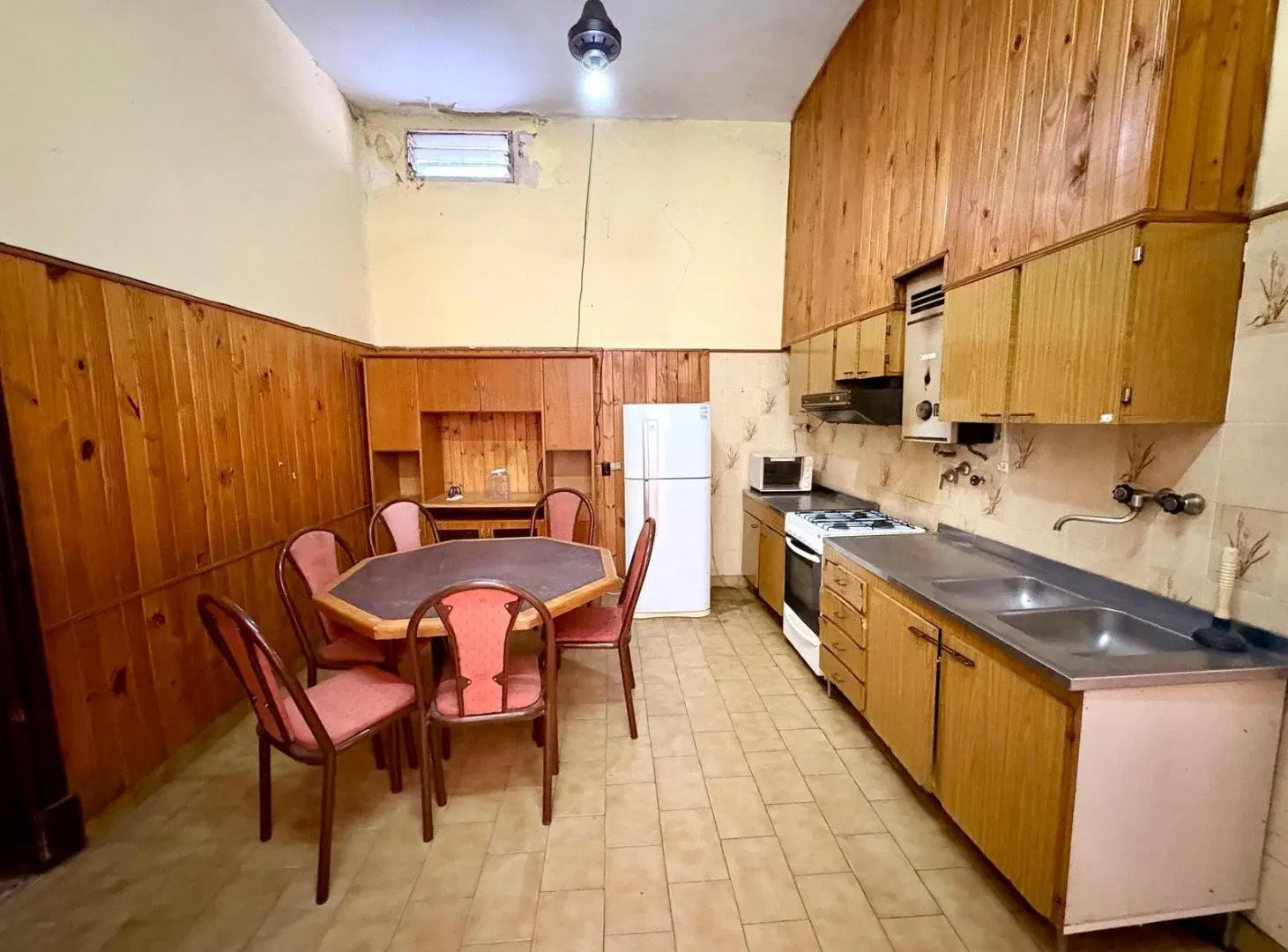 Casa de 4 dormitorios a reciclar con terraza y gran potencial — Echesortu 1