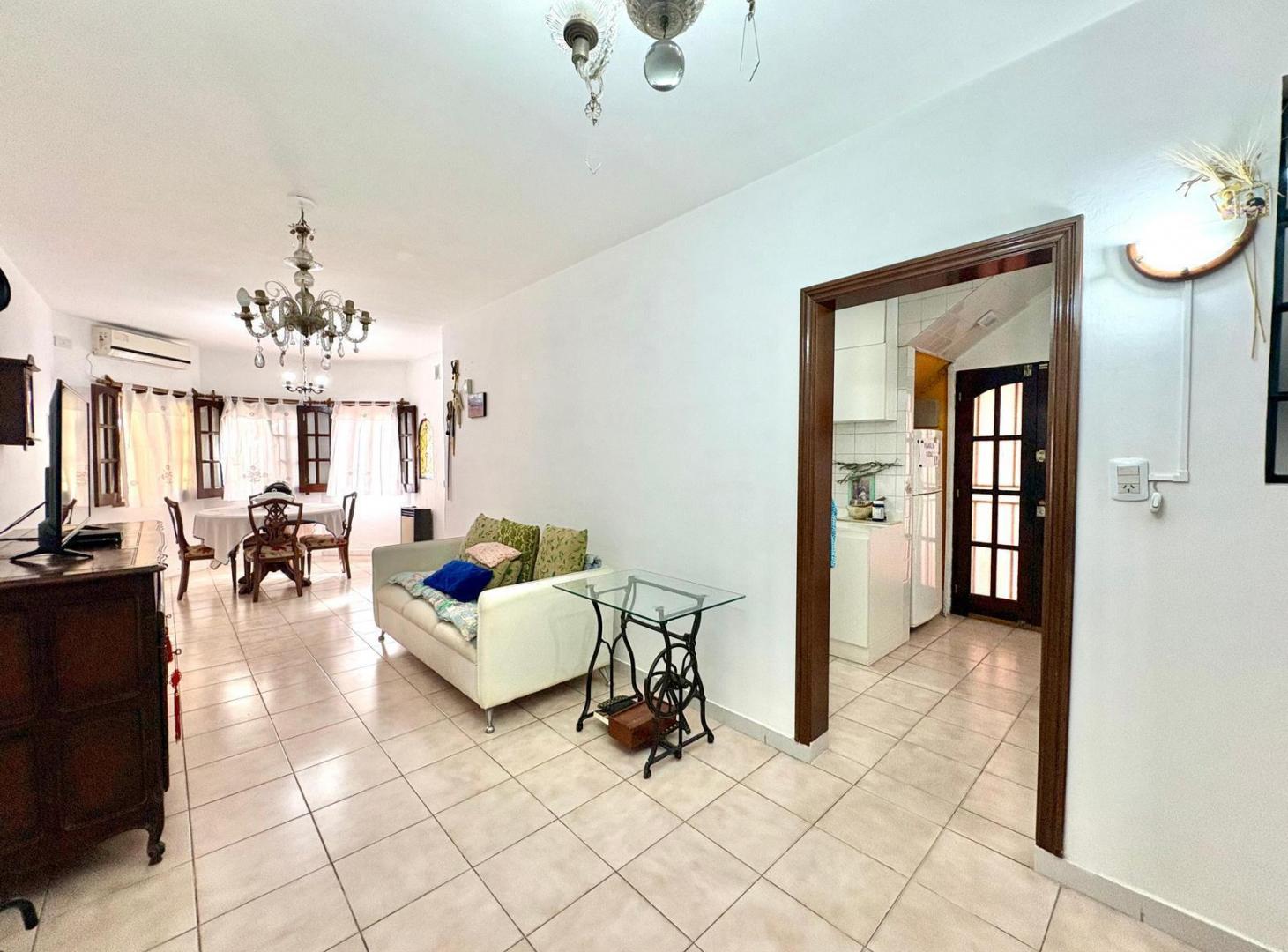 Foto de Casa de 5 dormitorios con jardín, patio y cochera para 4 autos - Las, imagen 4