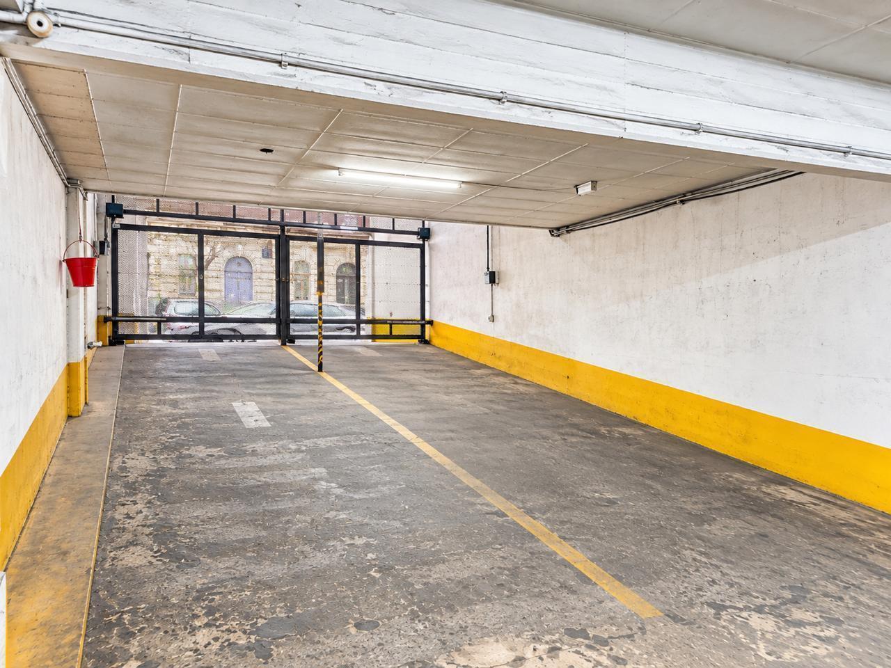 Foto de Cochera en planta baja – Microcentro, a 3 cuadras del río, imagen 4