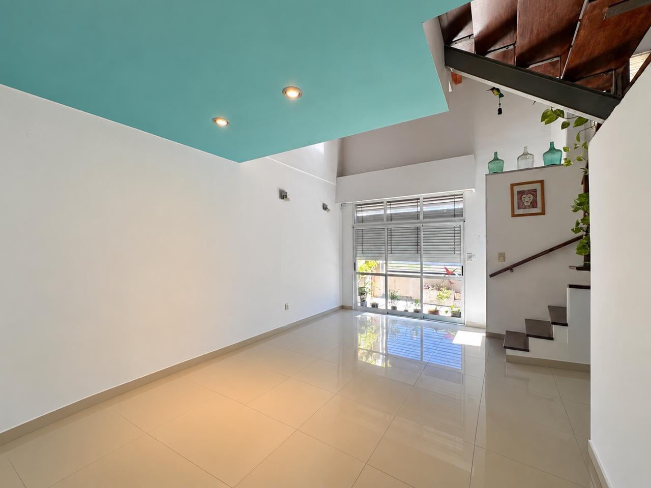 Foto de VENTA Casa de 3 dormitorios con patio, pileta y cochera a metros de Av, imagen 4