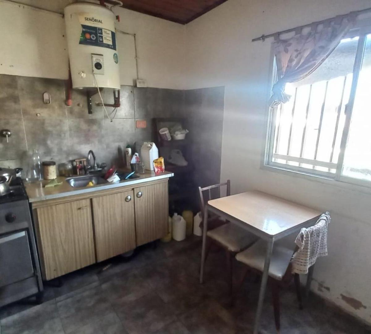 Foto de Terreno con casa y galpón en venta - La Capilla. Florencio V, imagen 2