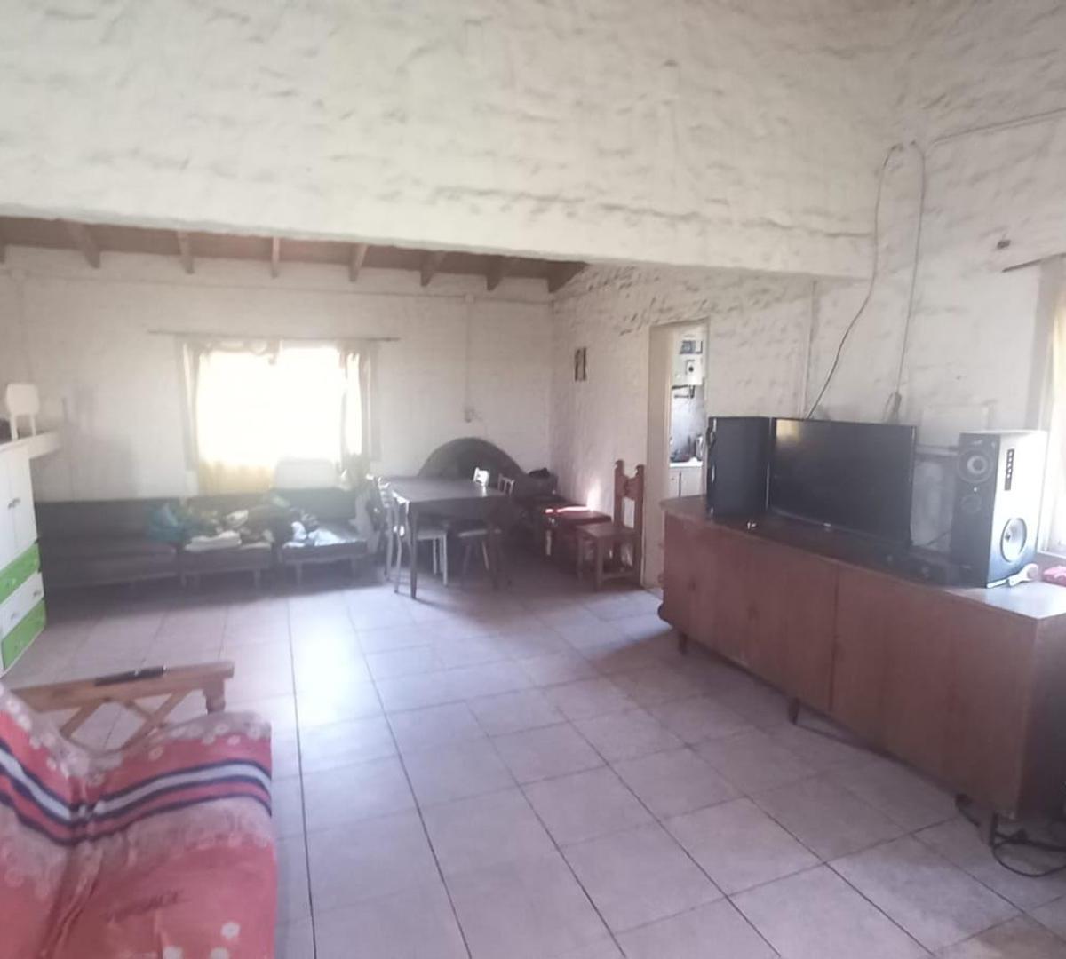 Foto de Terreno con casa y galpón en venta - La Capilla. Florencio V, imagen 4