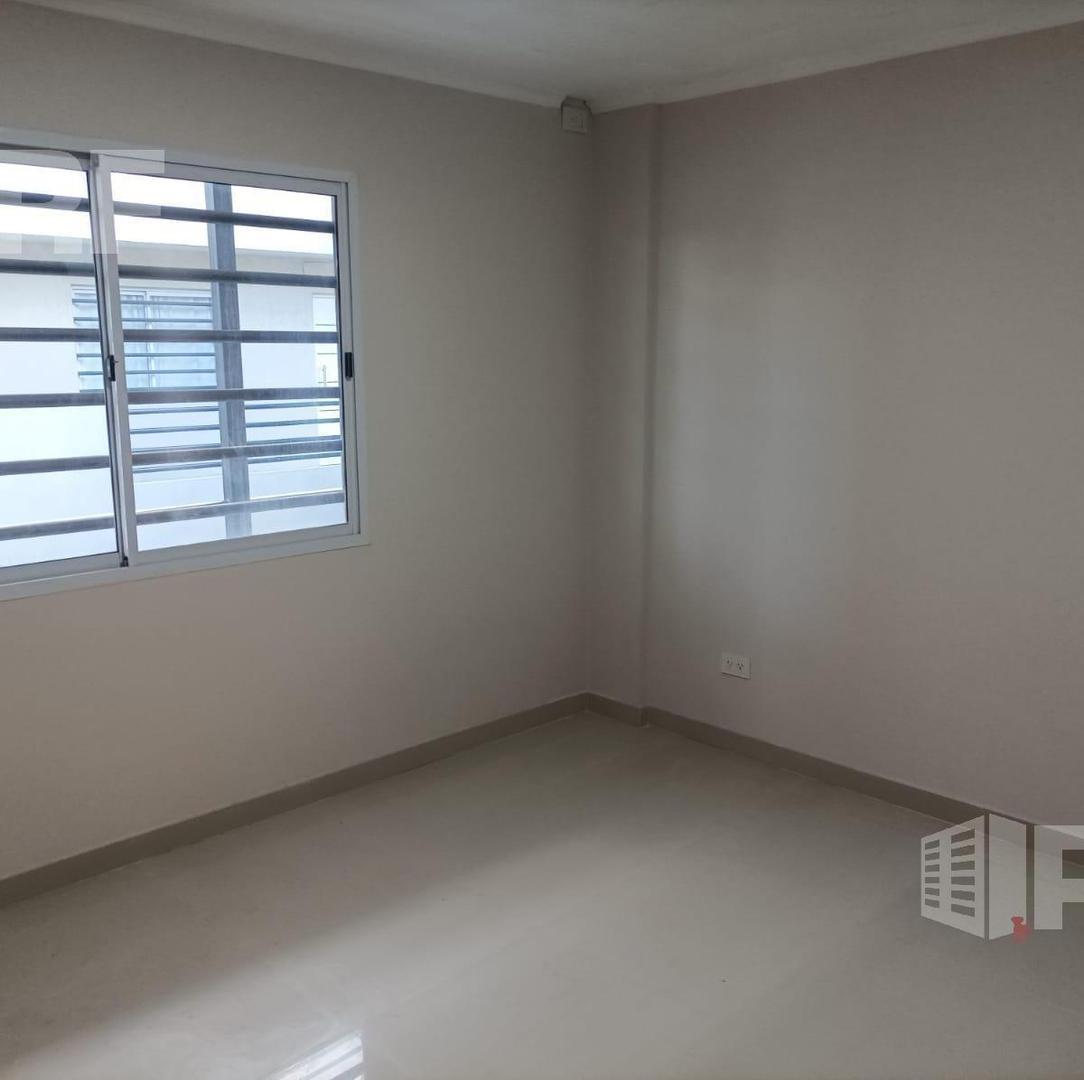 Venta de Departamneto Dos Amb con Cochera en Berazategui Oe 4