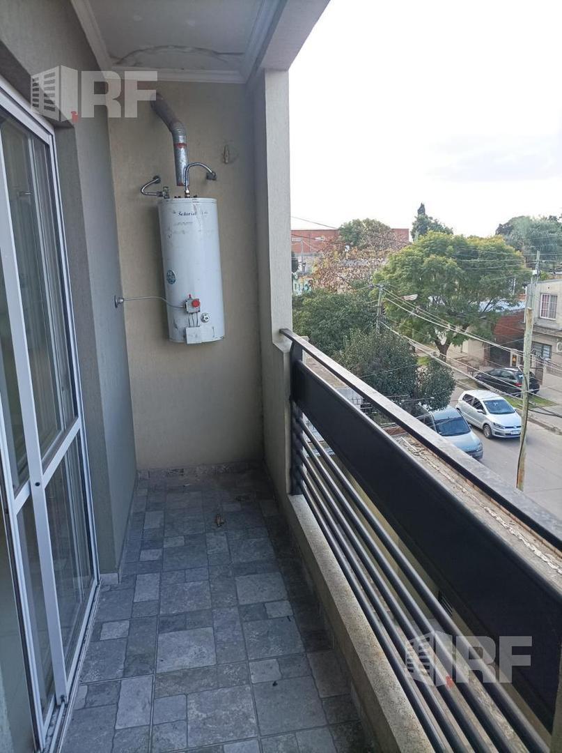 Venta de Departamneto Dos Amb con Cochera en Berazategui Oe 5