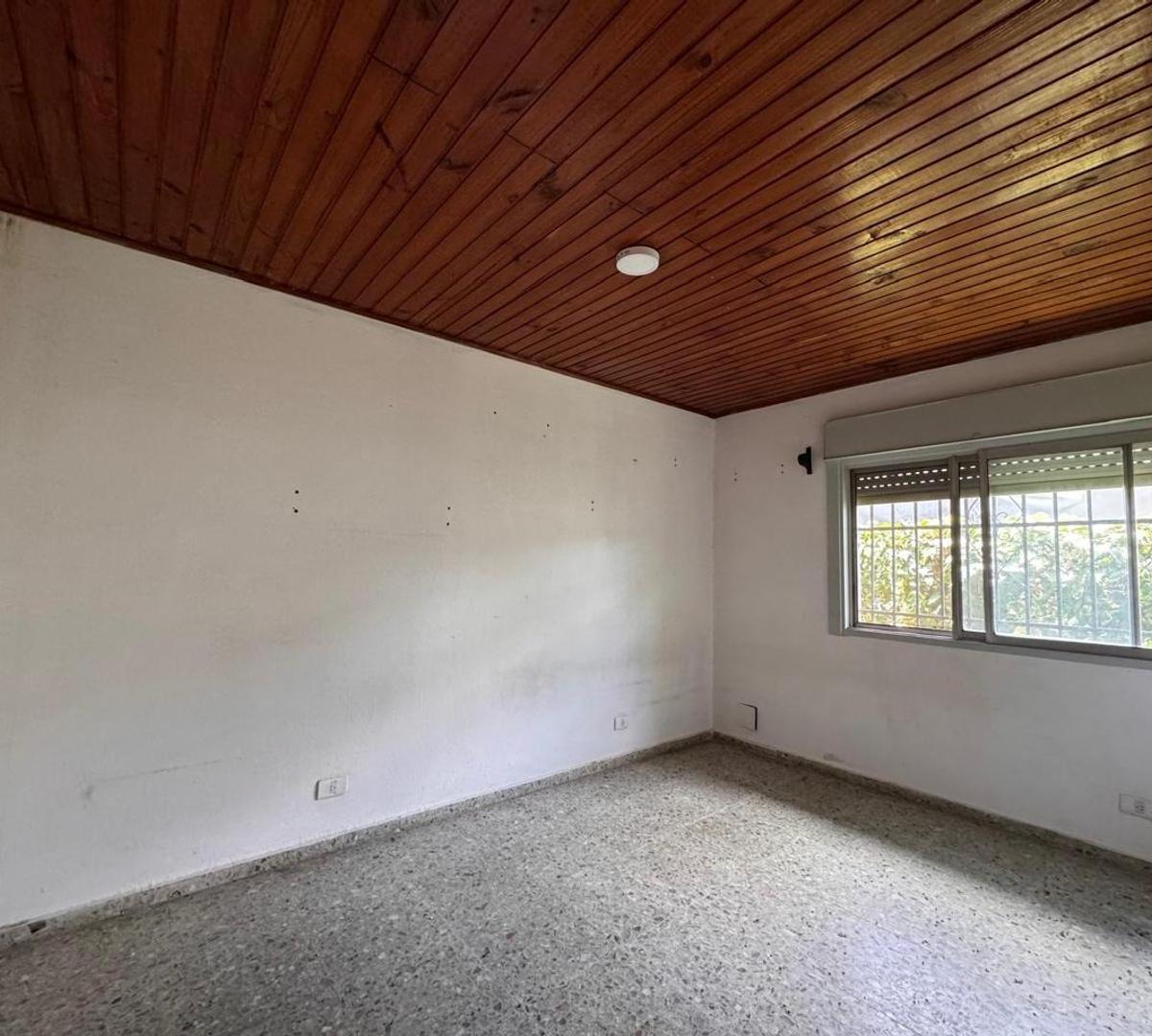 Venta Casa Quinta 4 Amb con Quincho y Cochera Berazategui 2