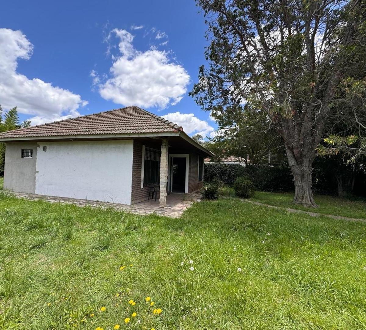 Venta Casa Quinta 4 Amb con Quincho y Cochera Berazategui 3