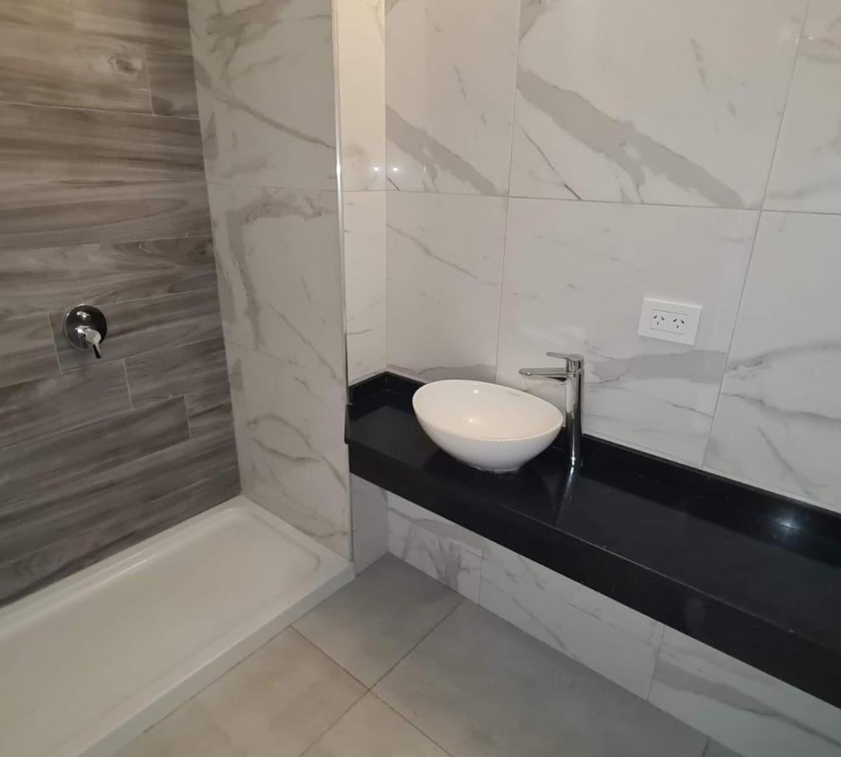 Foto de VENTA DEPARTAMENTO 2 AMB COCHERA OPCIONAL ED. TOWER .QUILMES, imagen 5