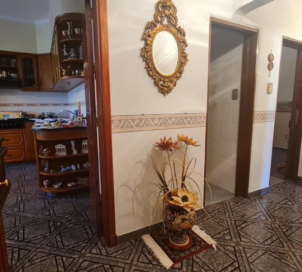Venta de Casa 3 Amb + Local Comercial + Departamento 2 Amb 5
