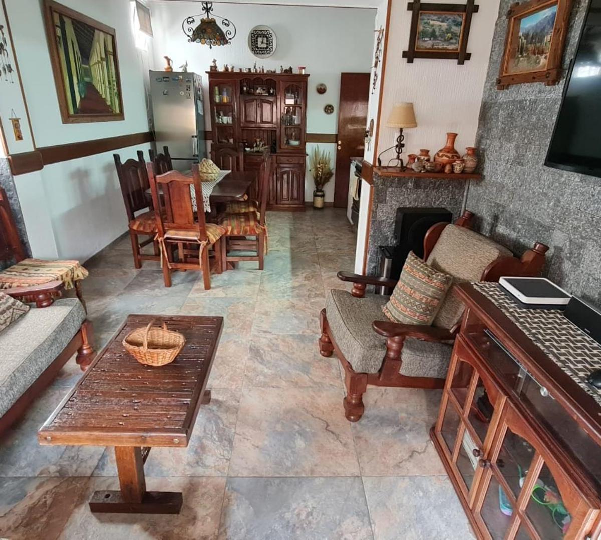 Venta de Casa 3 Amb con Garage + Departamento 3 Amb. Quilmes 1