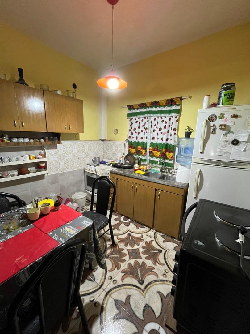 Propiedad en Venta con Casa y 2 Departamentos 1