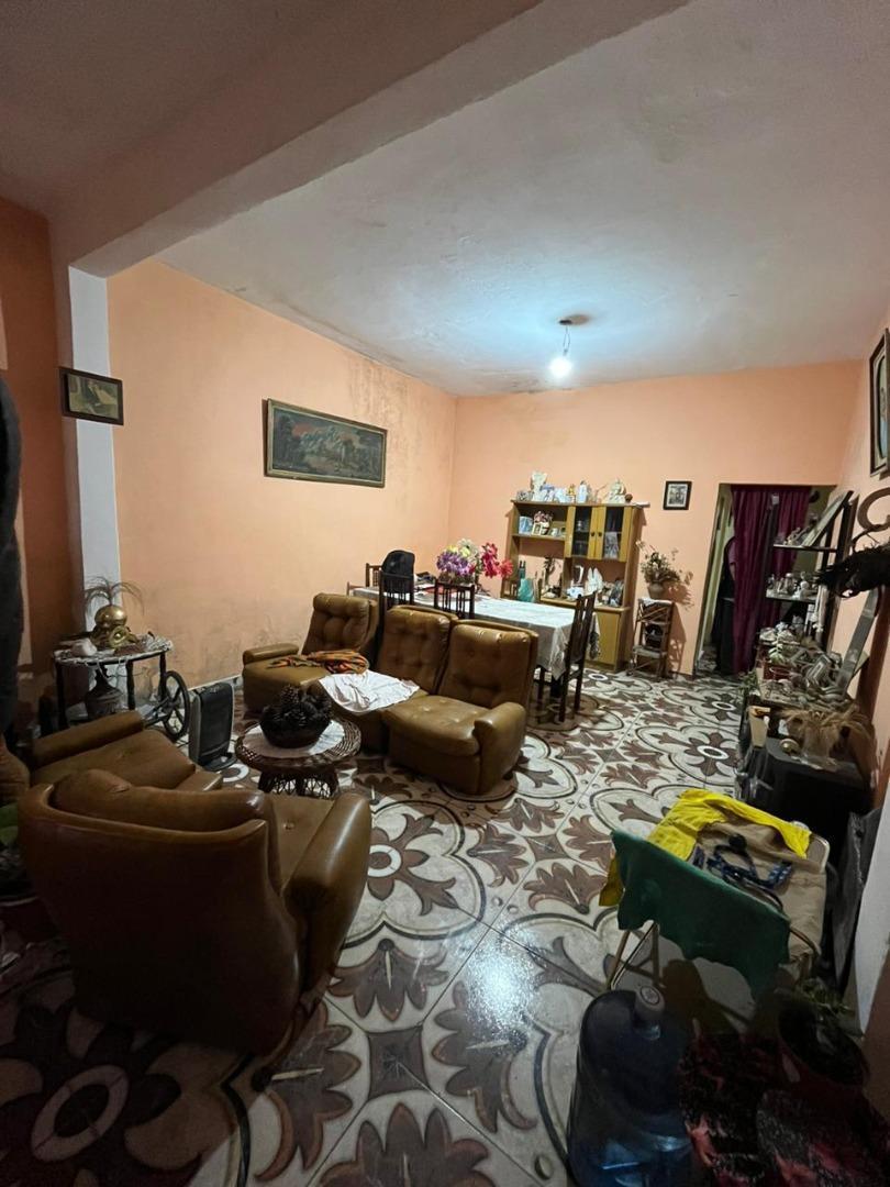Propiedad en Venta con Casa y 2 Departamentos 5