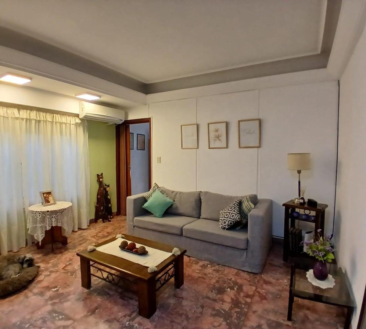 VENTA DE CASA CON 4 Dormitorios en Parque Lineal D. Bosco
