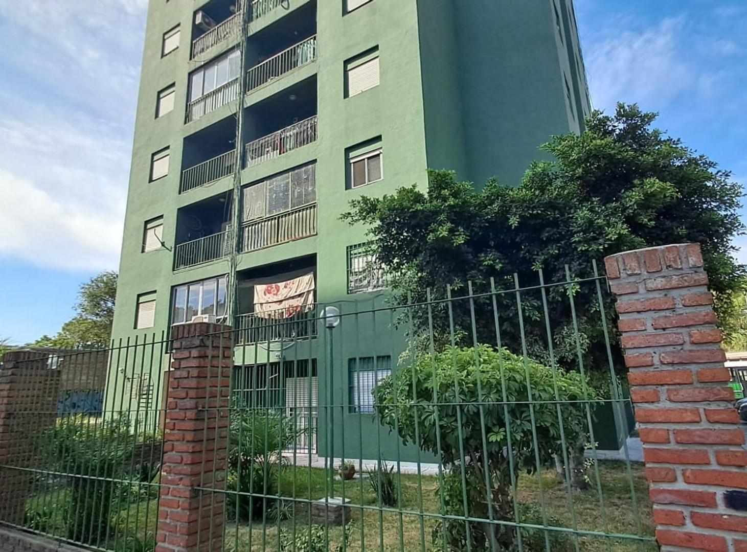 Departamento  de 3 ambientes en venta de Lanús