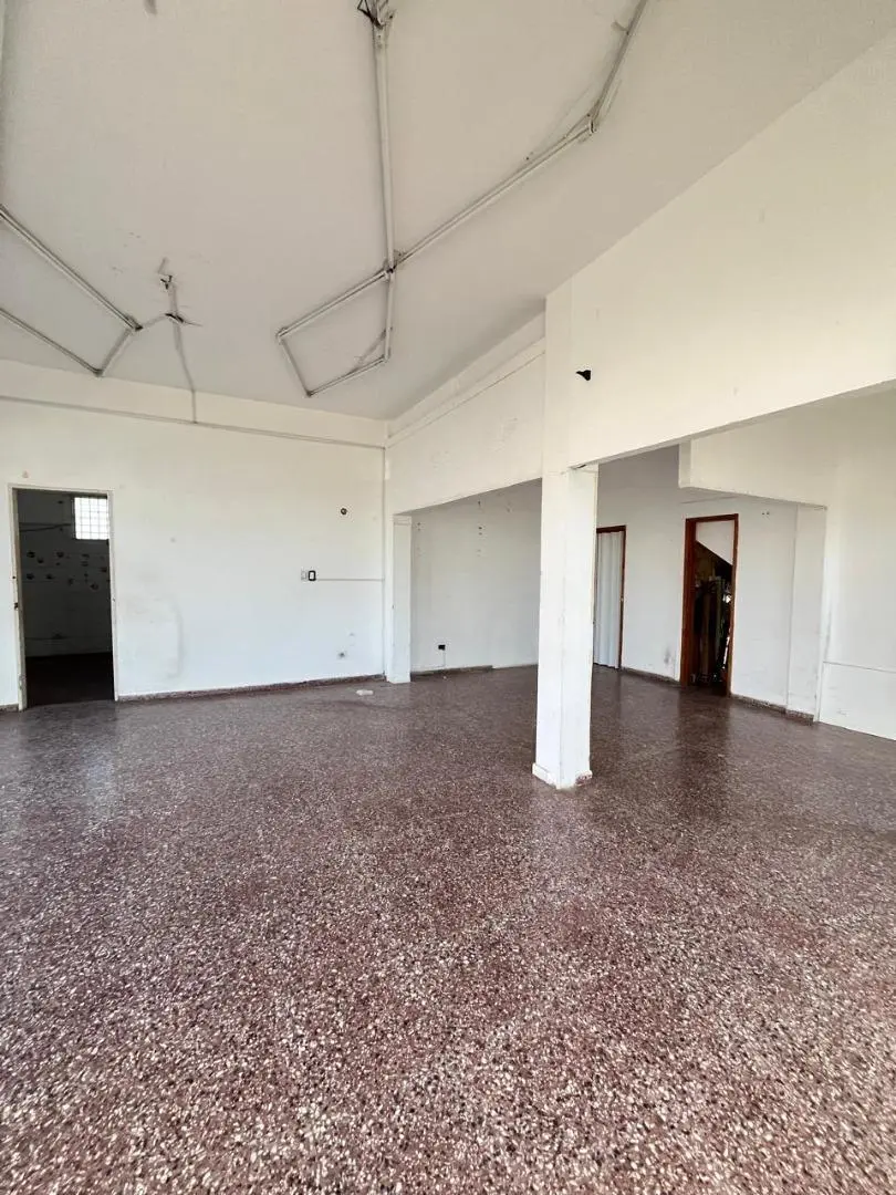 ALQUILER DE LOCAL COMERCIA EN BERAZATEGUI OESTE 2