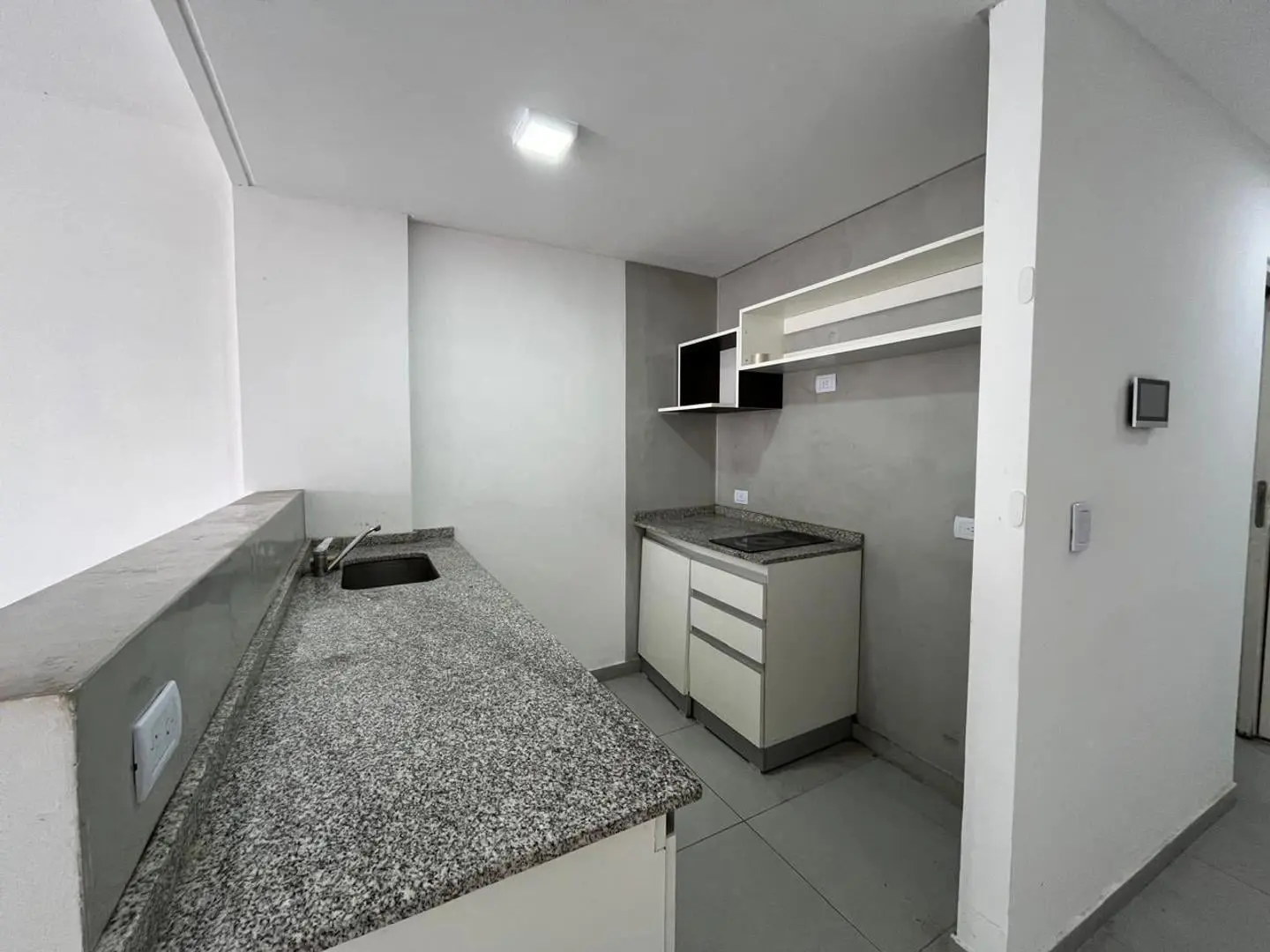 VENTA MONOAMBIENTE BERNAL CENTRO 2