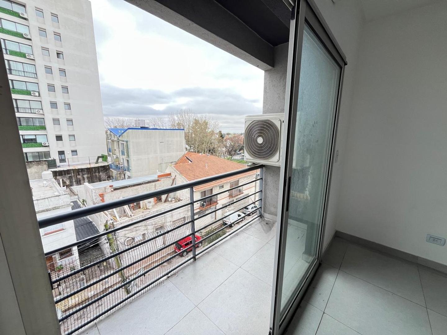 VENTA  MONOAMBIENTE BERNAL CENTRO