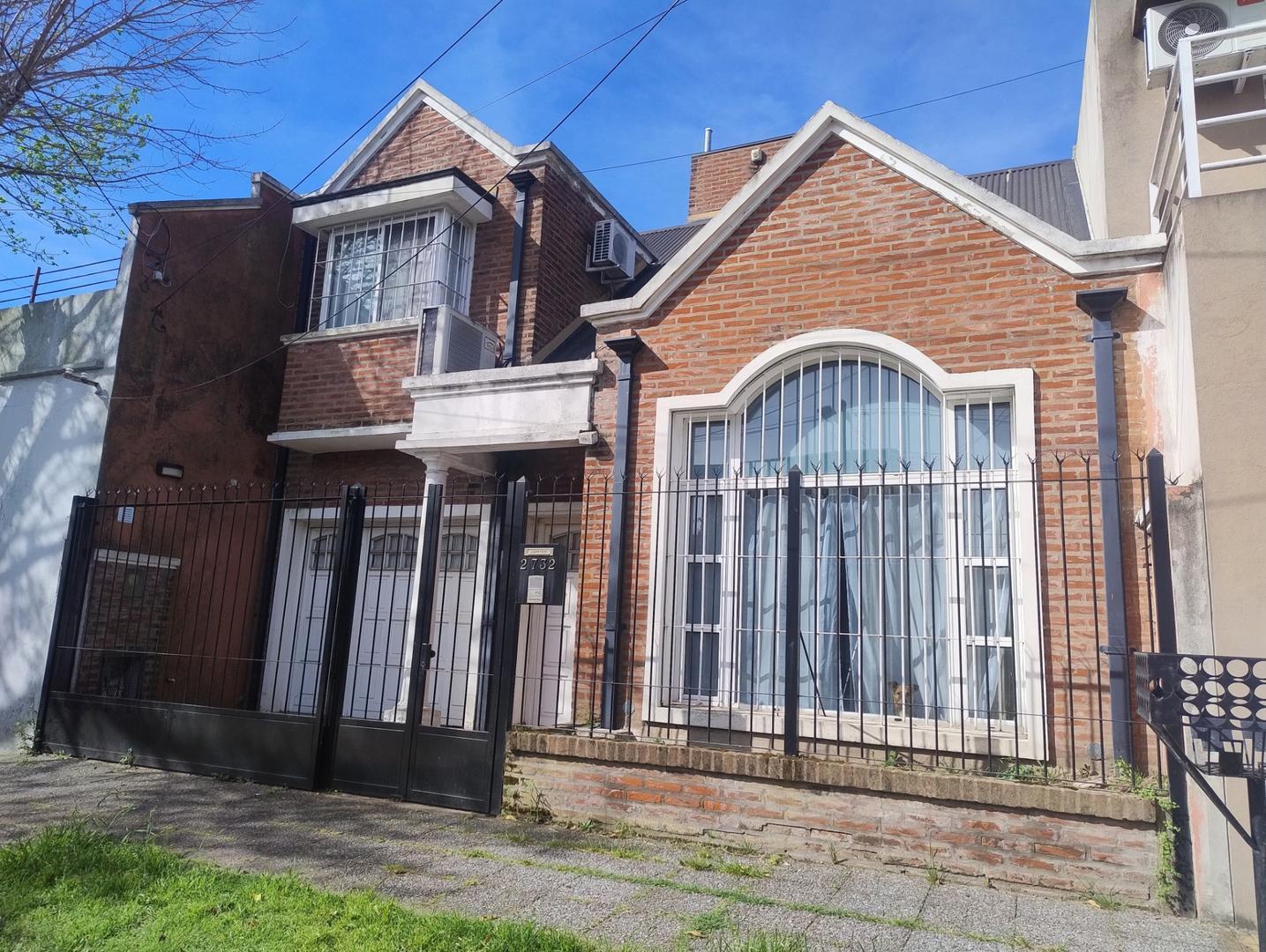 VENTA CASA 4 AMB C GARAJE JARDIN C PARRILLA Y LAV - QUILMES