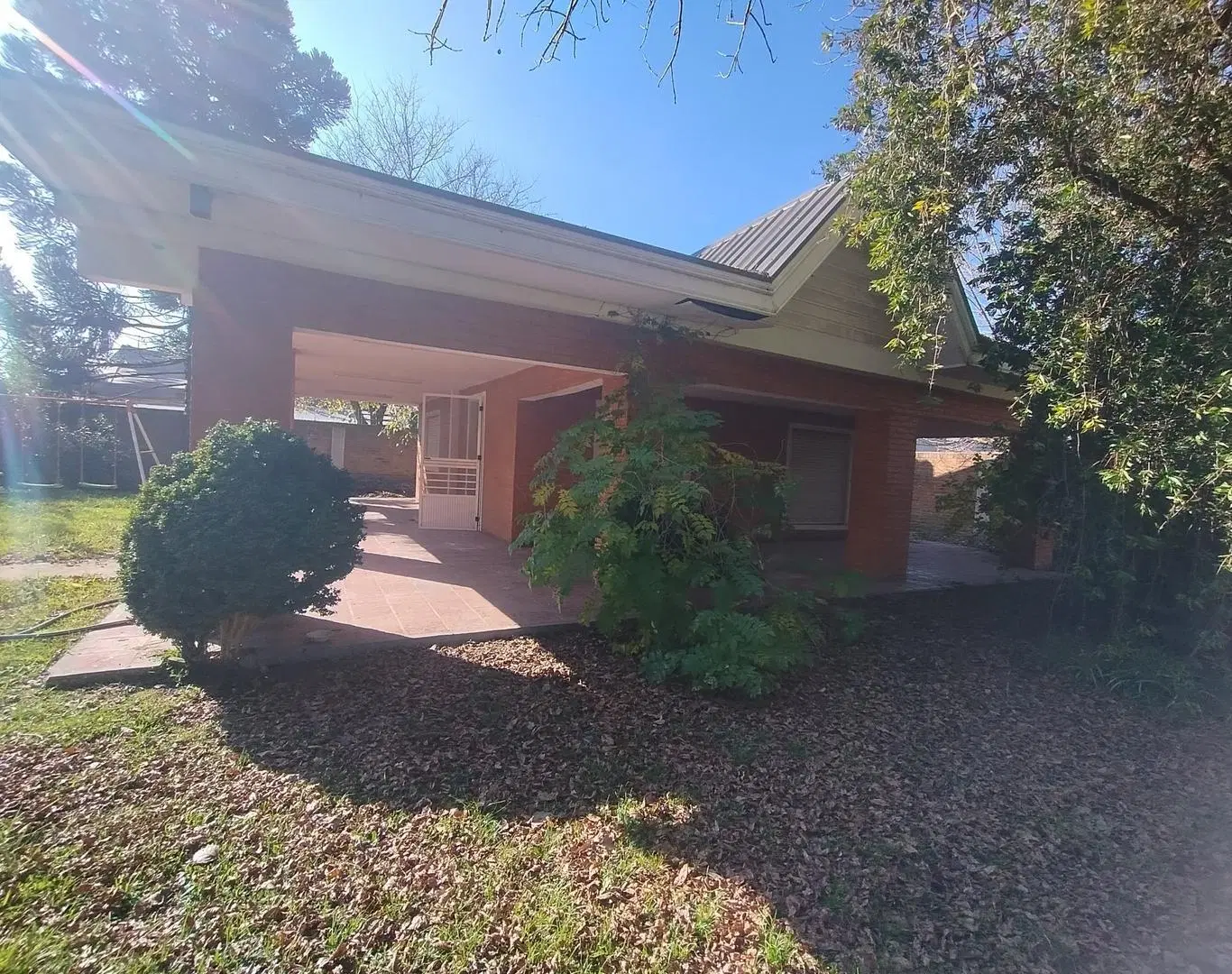 VENTA CASA QUINTA 1548 m2 CON PILETA Y QUINCHO | F. VARELA 2
