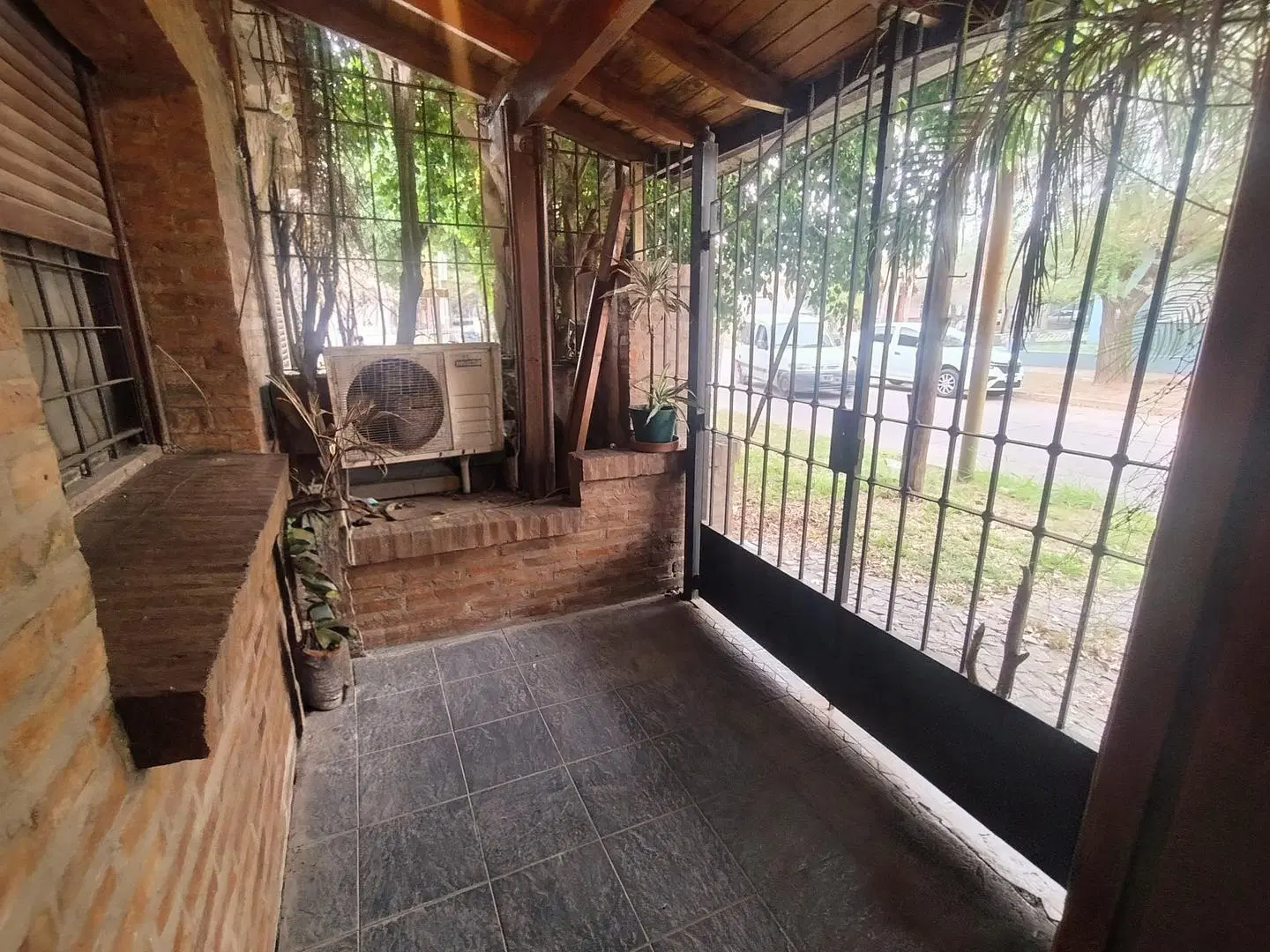 ALQUILER CASA 4 AMB. CON GARAJE, JARDIN Y PILETA - QUILMES O 3