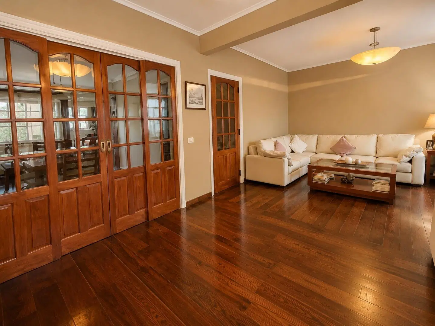 VENTA CASA 6 AMB. CON GARAJE, PILETA Y QUINCHO - QUILMES O 5