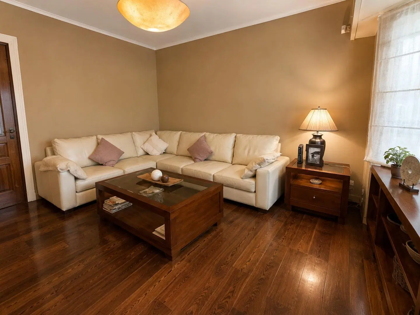 VENTA CASA 6 AMB. CON GARAJE, PILETA Y QUINCHO - QUILMES O 4