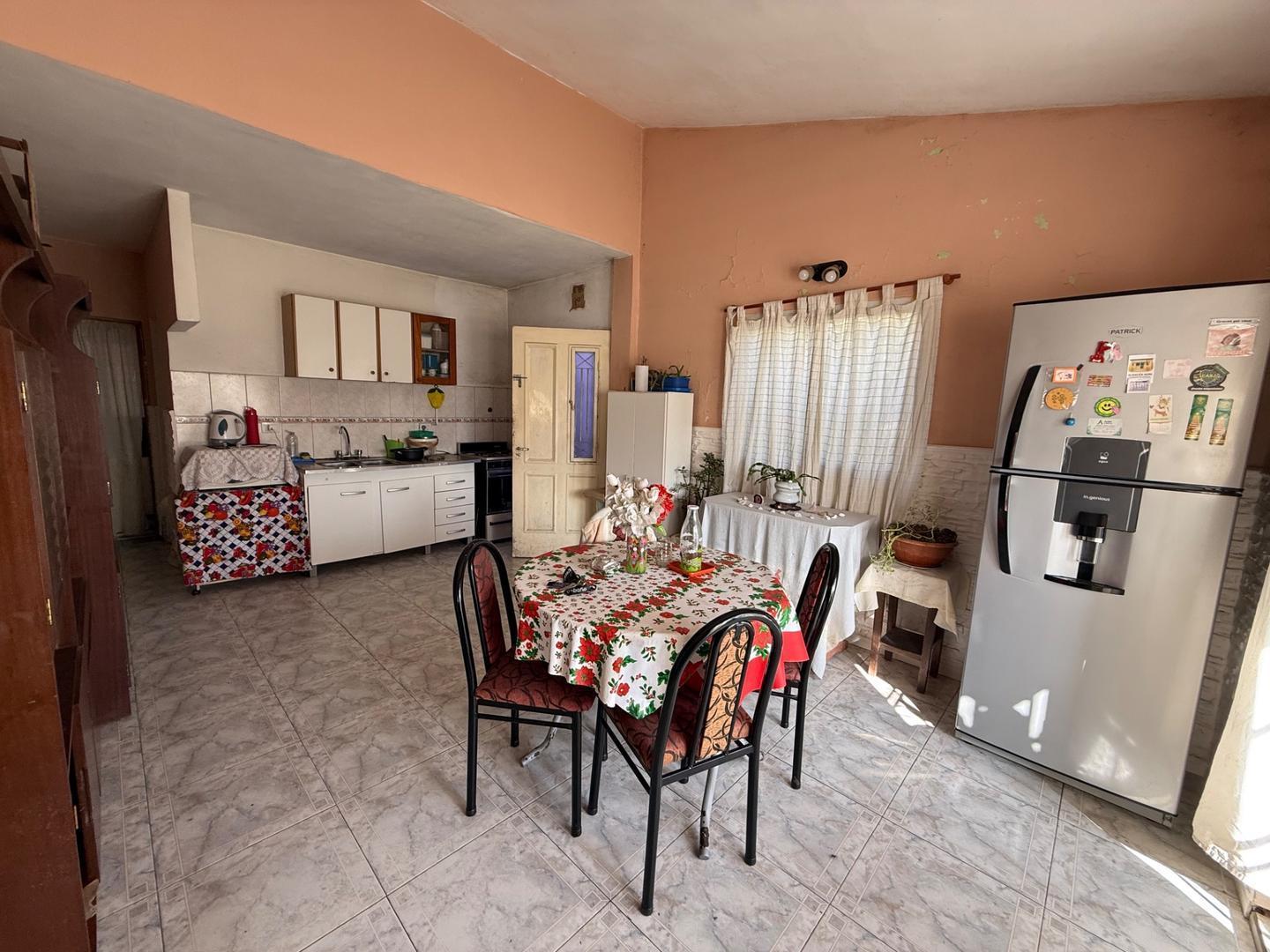 Foto de Venta casa 4 ambientes en Quilmes, imagen 1
