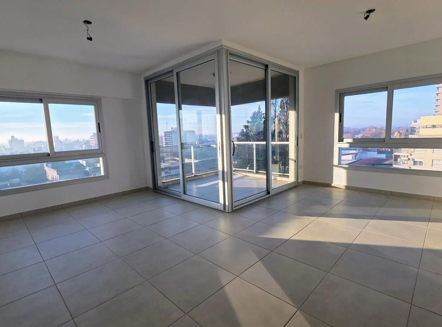 Venta deparamento 3 Amb con cochera en Varela Centro 2