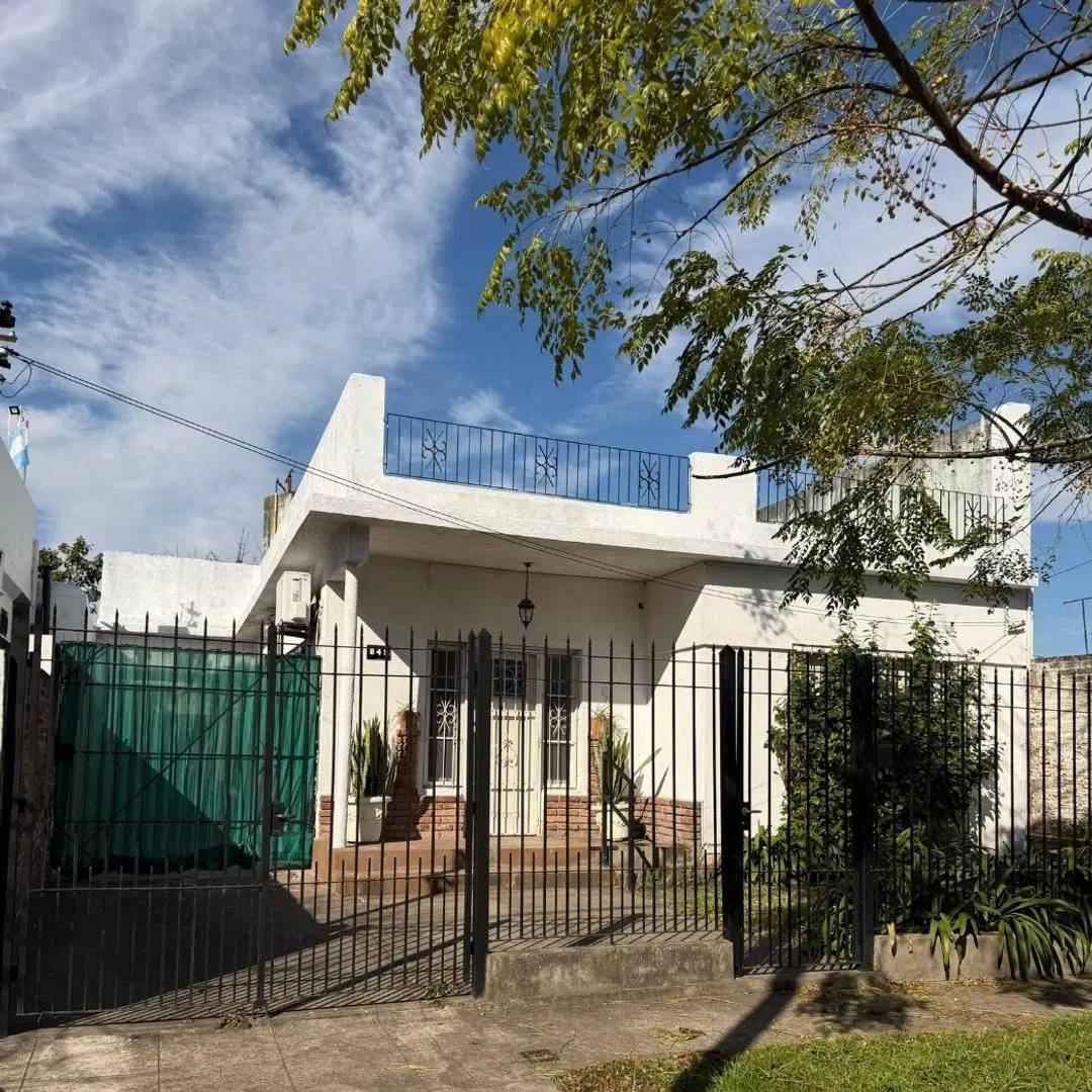 ALQUILER CASA 3 AMBIENTES VILLA DOMINICO 1
