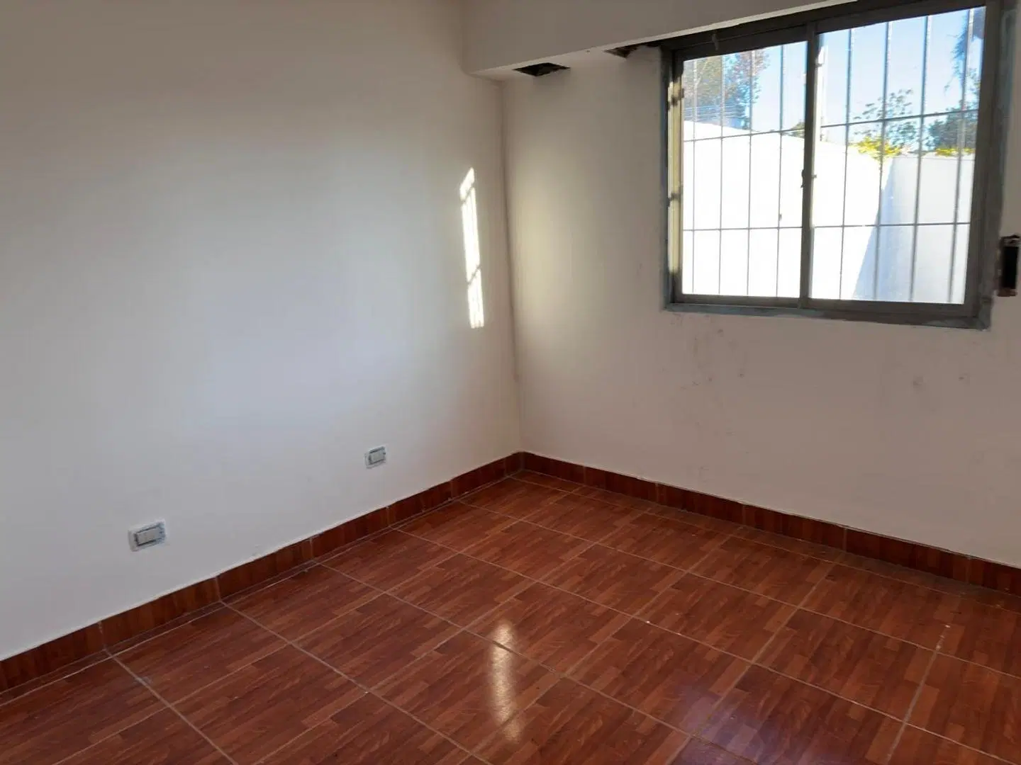 VENTA CASA 3 AMBIENTES FCIO. VARELA 4