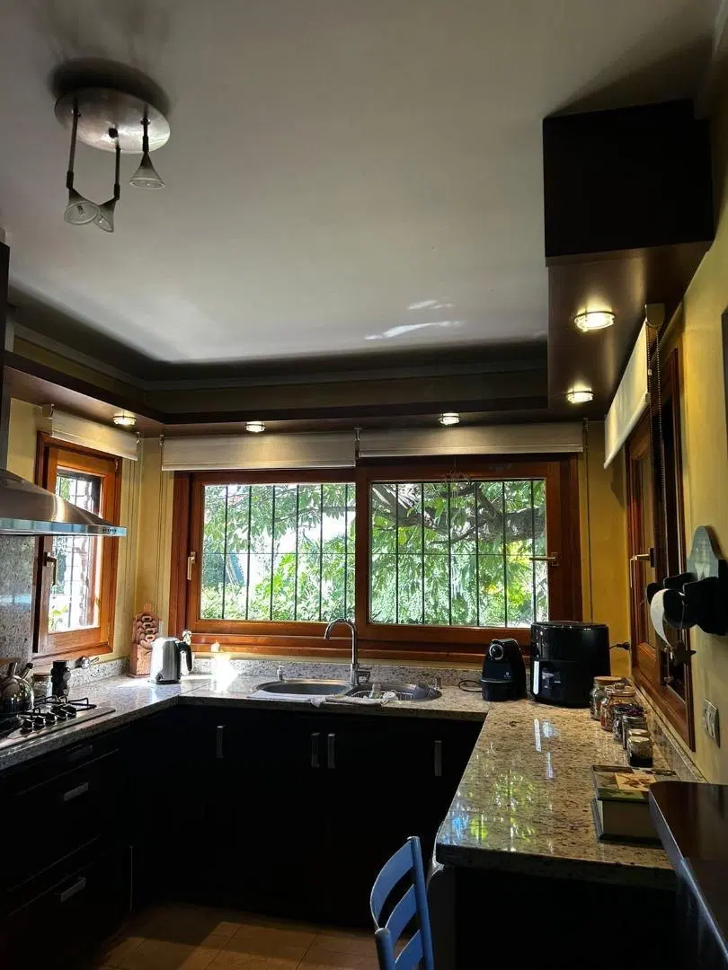 VENTA CASA 6 AMBIENTES FCIO. VARELA 8
