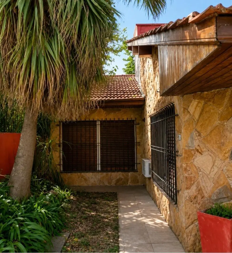 VENTA CASA 4 AMBIENTES QUILMES OESTE 2