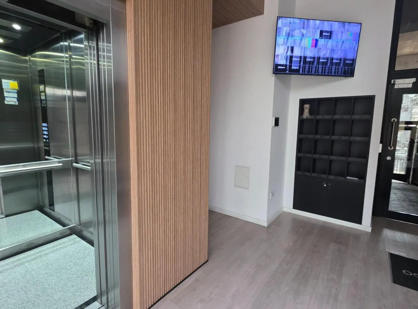 Venta departamento 2 amb con cochera Varela Centro 1