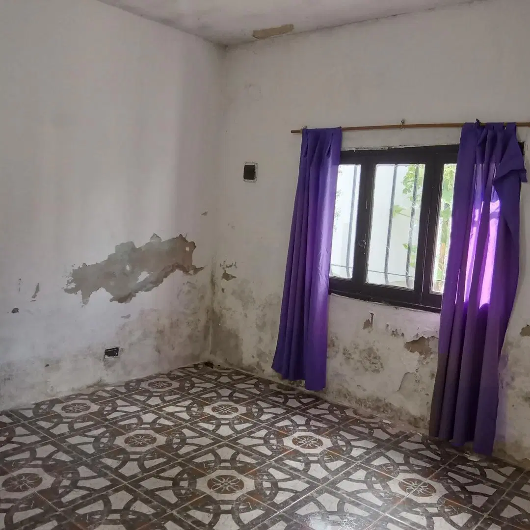 VENTA CASA 4 AMBIENTES BERNAL ESTE 5