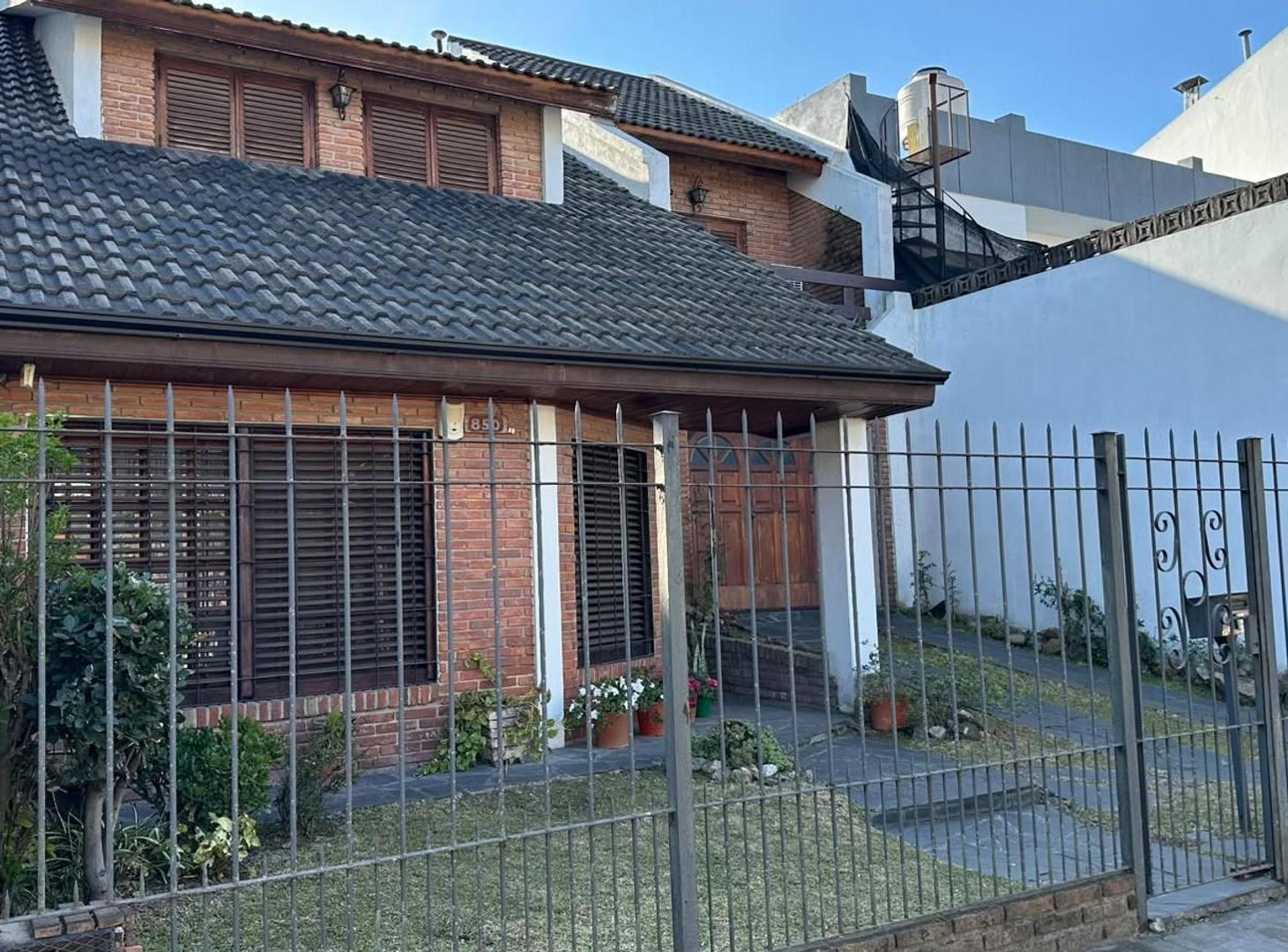 Foto de VENTA CASA 5 AMBIENTES AVELLANEDA, imagen 1
